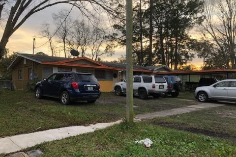 House in Jacksonville, Florida 4 bedrooms, 168.15 sq.m. № 766217 - photo 1