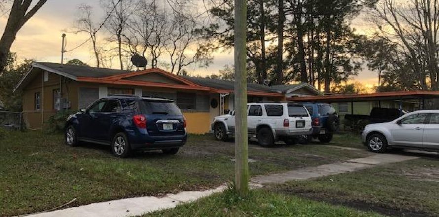 House in Jacksonville, Florida 4 bedrooms, 168.15 sq.m. № 766217