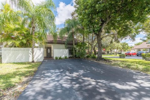 House in Miami, Florida 2 bedrooms, 103.77 sq.m. № 1942212 - photo 27