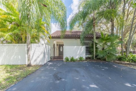 Casa en alquiler en Miami, Florida, 2 dormitorios, 103.77 m2 № 1942212 - foto 1