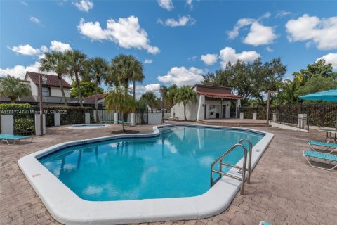 House in Miami, Florida 2 bedrooms, 103.77 sq.m. № 1942212 - photo 25