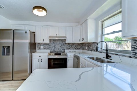 House in Valrico, Florida 3 bedrooms, 116.87 sq.m. № 1613895 - photo 8