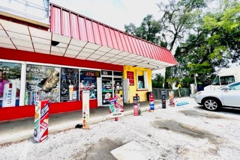 Immobilier commercial à vendre à DeLand, Floride: 238.02 m2 № 553768 - photo 5