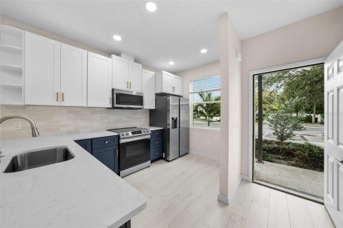 Condo in Saint Petersburg, Florida, 2 bedrooms  № 2267036 - photo 4