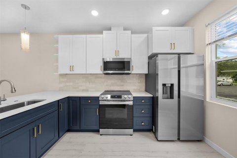 Condo in Saint Petersburg, Florida, 2 bedrooms  № 2267036 - photo 3