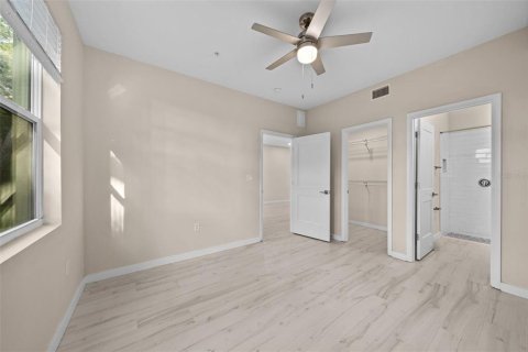 Condo in Saint Petersburg, Florida, 2 bedrooms  № 2267036 - photo 13
