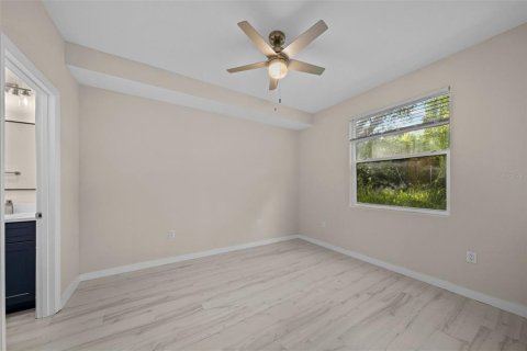 Condo in Saint Petersburg, Florida, 2 bedrooms  № 2267036 - photo 12