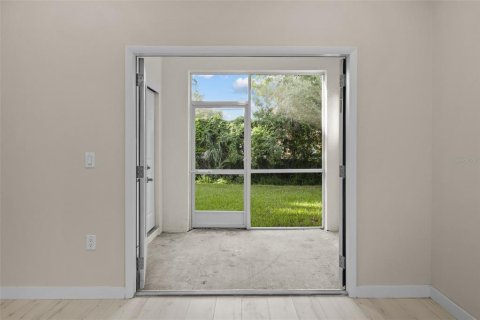 Condo in Saint Petersburg, Florida, 2 bedrooms  № 2267036 - photo 7