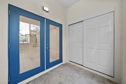 Condo in Saint Petersburg, Florida, 2 bedrooms  № 2267036 - photo 8