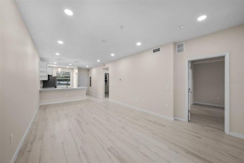 Condo in Saint Petersburg, Florida, 2 bedrooms  № 2267036 - photo 6