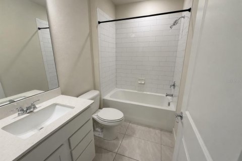 House in Apopka, Florida 4 bedrooms, 230.58 sq.m. № 2227111 - photo 12
