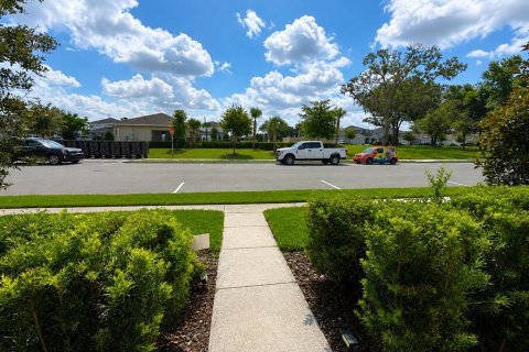 House in Apopka, Florida 4 bedrooms, 230.58 sq.m. № 2227111 - photo 3