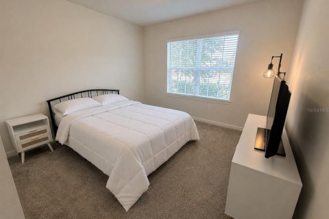 House in Apopka, Florida 4 bedrooms, 230.58 sq.m. № 2227111 - photo 11