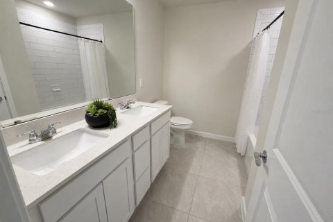 House in Apopka, Florida 4 bedrooms, 230.58 sq.m. № 2227111 - photo 22