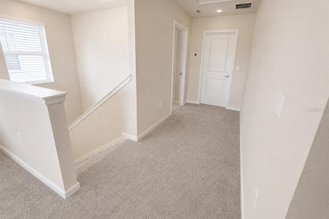 House in Apopka, Florida 4 bedrooms, 230.58 sq.m. № 2227111 - photo 29
