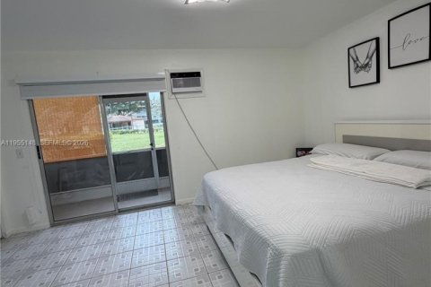 Condominio en venta en Pembroke Pines, Florida, 1 dormitorio, 75.34 m2 № 2011760 - foto 5
