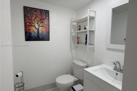 Condominio en venta en Pembroke Pines, Florida, 1 dormitorio, 75.34 m2 № 2011760 - foto 6