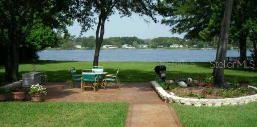 House in Apopka, Florida 3 bedrooms, 99.78 sq.m. № 2217785