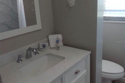 House in Apopka, Florida 3 bedrooms, 99.78 sq.m. № 2217785 - photo 8