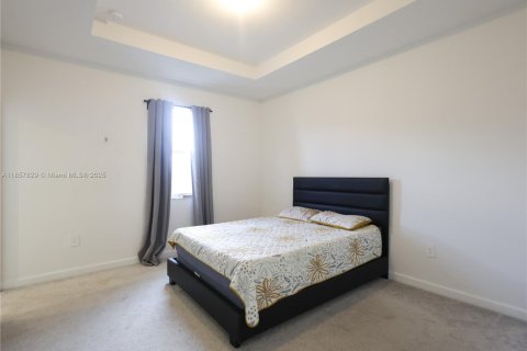 Townhouse in Homestead, Florida 3 bedrooms, 153.1 sq.m. № 2013041 - photo 13