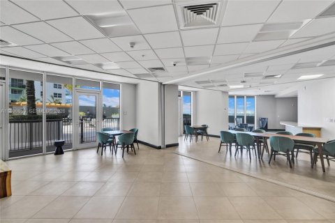 Купить кондоминиум в Майами, Флорида 47.19м2, № 2053508 - фото 21