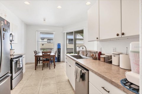 House in North Port, Florida 3 bedrooms, 143.72 sq.m. № 1803064 - photo 15