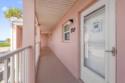 Condo in Cocoa Beach, Florida, 1 bedroom  № 1884134 - photo 3