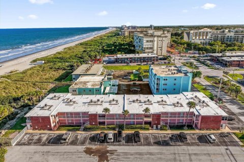 Condo in Cocoa Beach, Florida, 1 bedroom  № 1884134 - photo 25