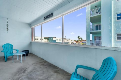 Condo in Cocoa Beach, Florida, 1 bedroom  № 1884134 - photo 21