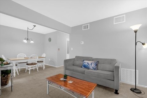 Condo in Cocoa Beach, Florida, 1 bedroom  № 1884134 - photo 16
