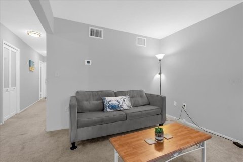 Condo in Cocoa Beach, Florida, 1 bedroom  № 1884134 - photo 15