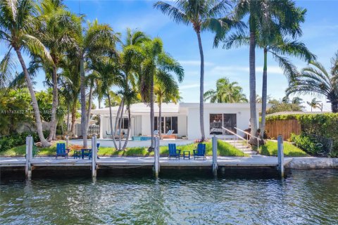 House in Pompano Beach, Florida 3 bedrooms, 205.96 sq.m. № 1772291 - photo 22