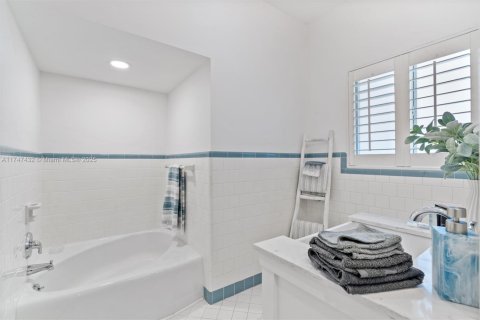House in Pompano Beach, Florida 3 bedrooms, 205.96 sq.m. № 1772291 - photo 29