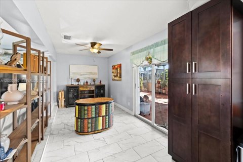 Villa ou maison à vendre à Pembroke Pines, Floride: 3 chambres, 139.54 m2 № 2065315 - photo 11
