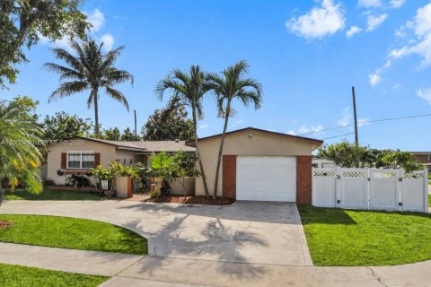 Villa ou maison à Pembroke Pines, Floride 3 chambres, 139.54 m2 № 2065315