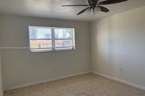 Condominio en alquiler en Aventura, Florida, 1 dormitorio, 78.97 m2 № 1971294 - foto 8