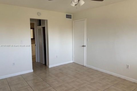 Condominio en alquiler en Aventura, Florida, 1 dormitorio, 78.97 m2 № 1971294 - foto 7
