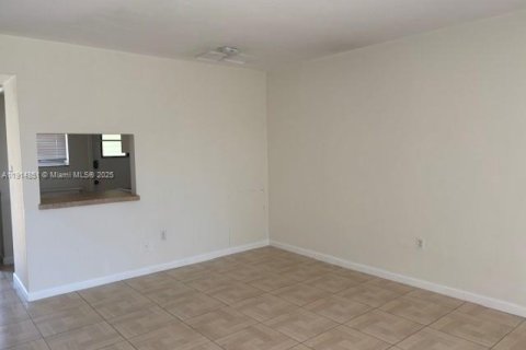 Condominio en alquiler en Aventura, Florida, 1 dormitorio, 78.97 m2 № 1971294 - foto 2