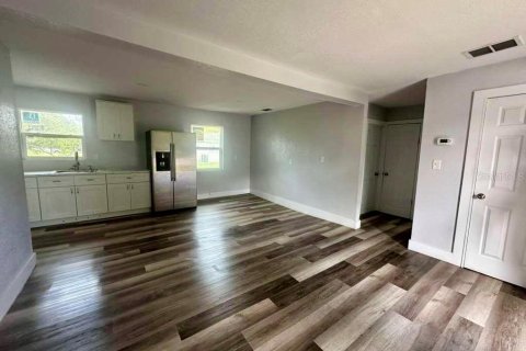 Propiedad comercial en venta en Bartow, Florida, 3 dormitorios, 107.02 m2 № 2122091 - foto 4