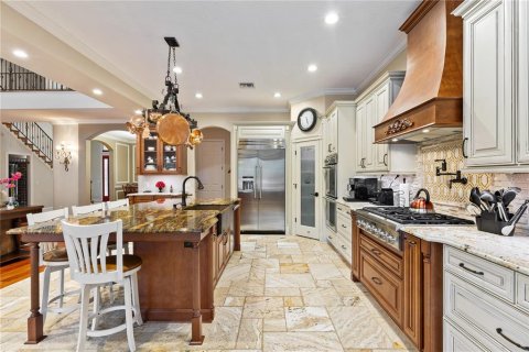 House in Windermere, Florida 5 bedrooms, 392.6 sq.m. № 1901219 - photo 23