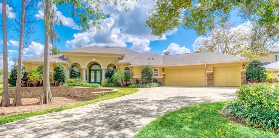 House in Tarpon Springs, Florida 4 bedrooms, 334.26 sq.m. № 2213900