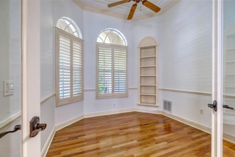 House in Tarpon Springs, Florida 4 bedrooms, 334.26 sq.m. № 2213900 - photo 16