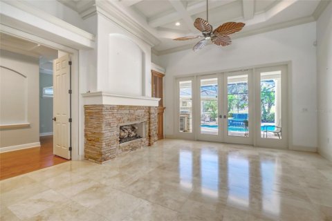 House in Tarpon Springs, Florida 4 bedrooms, 334.26 sq.m. № 2213900 - photo 2