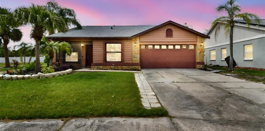 House in Riverview, Florida 4 bedrooms, 161.09 sq.m. № 1812905