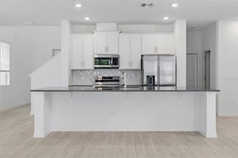 Casa en venta en DeLand, Florida, 4 dormitorios, 235.6 m2 № 1826609 - foto 4