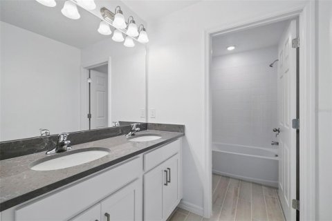 Casa en venta en DeLand, Florida, 4 dormitorios, 235.6 m2 № 1826609 - foto 10