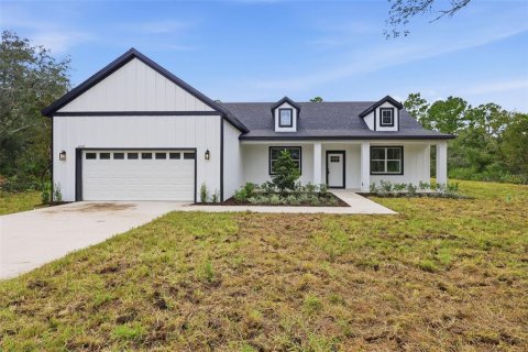 House in Eustis, Florida 4 bedrooms, 198.44 sq.m. № 2329172