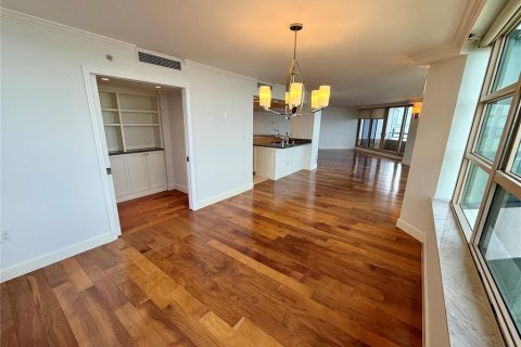 Condominio en alquiler en Sarasota, Florida, 3 dormitorios, 215.07 m2 № 1882999 - foto 23
