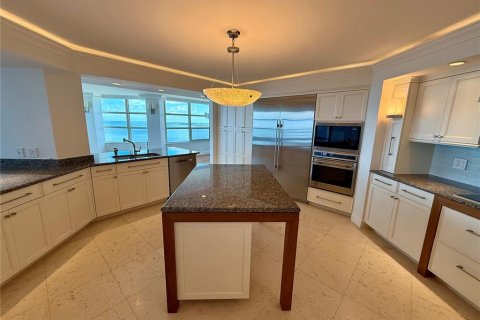 Condominio en alquiler en Sarasota, Florida, 3 dormitorios, 215.07 m2 № 1882999 - foto 8