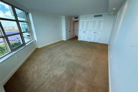 Condominio en alquiler en Sarasota, Florida, 3 dormitorios, 215.07 m2 № 1882999 - foto 30